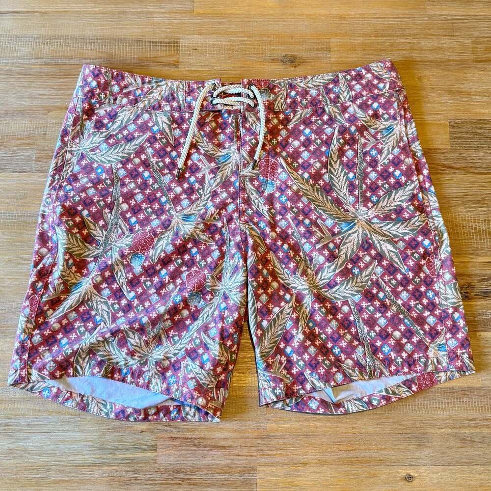 Faherty Brand Classic Board Shorts Red Palm Batik Size 34